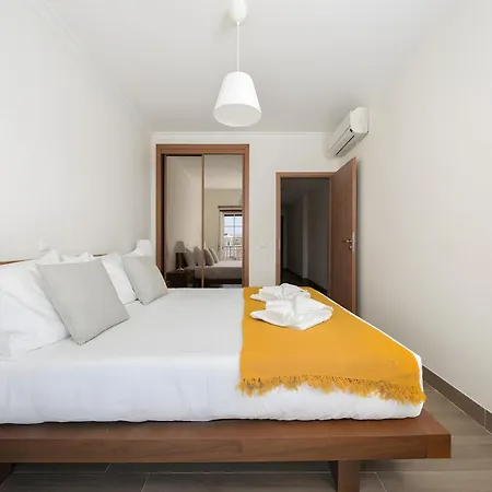 Light And Comfort Two Bedroom Conceição